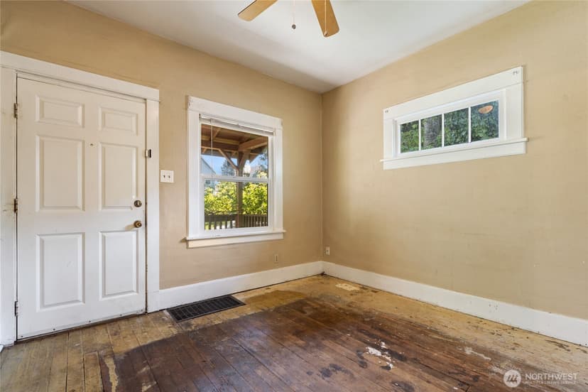 Property photo for 1914 S Cushman Avenue, Tacoma photo 4