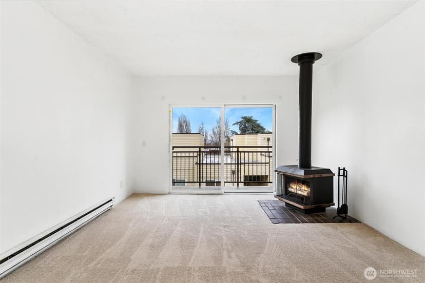 Property photo for 5832 NE 75th Street #E304, Seattle photo 2