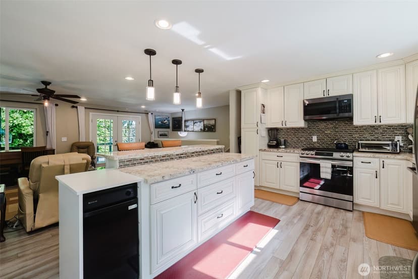 Property photo for 7530 Navajo Trail NE, Bremerton photo 12