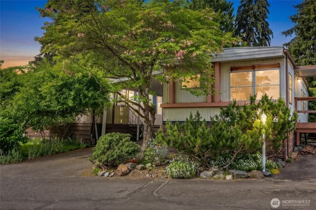 Property photo for 7301 NE 175th Street #303, Kenmore photo 3