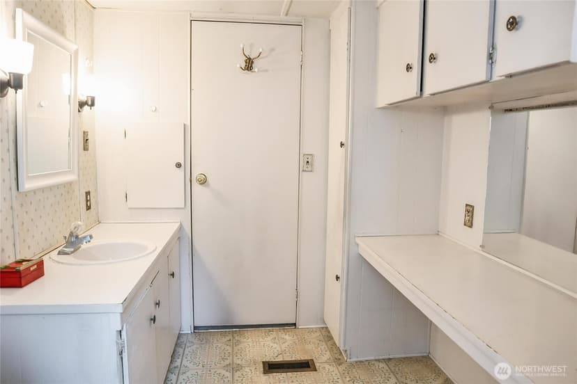 Property photo for 7301 NE 175th Street #303, Kenmore photo 15