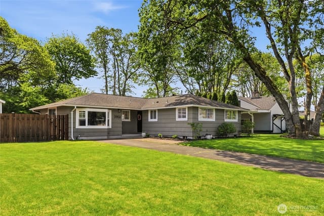 Property photo for 3902 101st Street SW, Lakewood photo 4