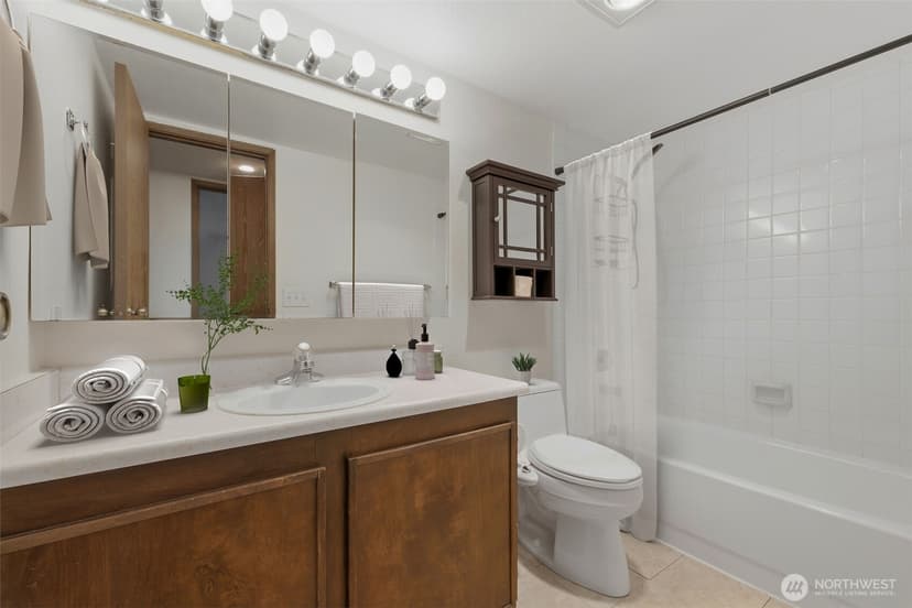 Property photo for 4737 W Lake Sammamish Parkway SE #A202, Issaquah photo 11