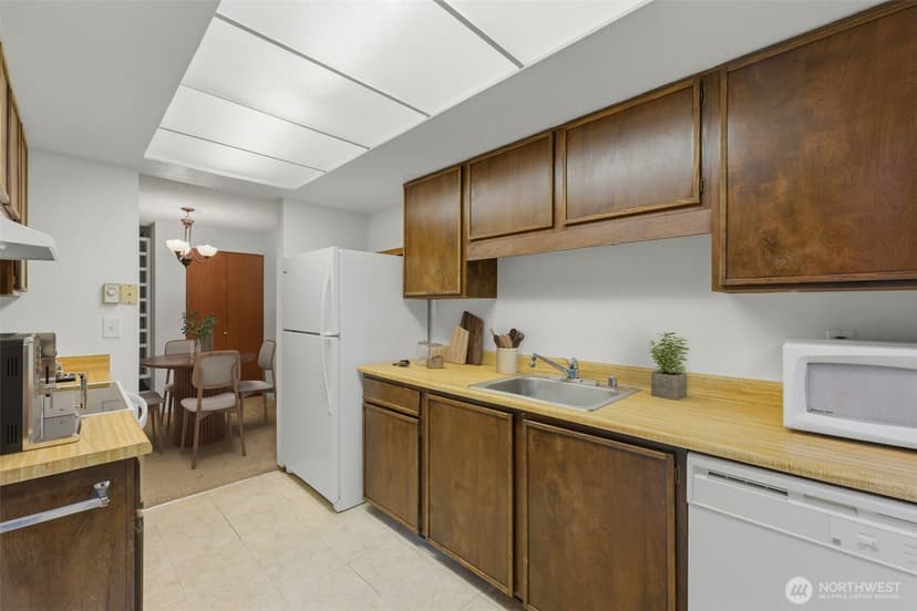 Property photo for 4737 W Lake Sammamish Parkway SE #A202, Issaquah photo 7