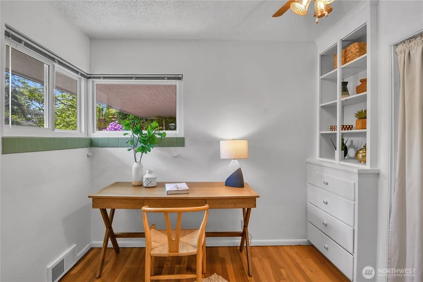 Property photo for 12727 Dayton Avenue N, Seattle photo 17