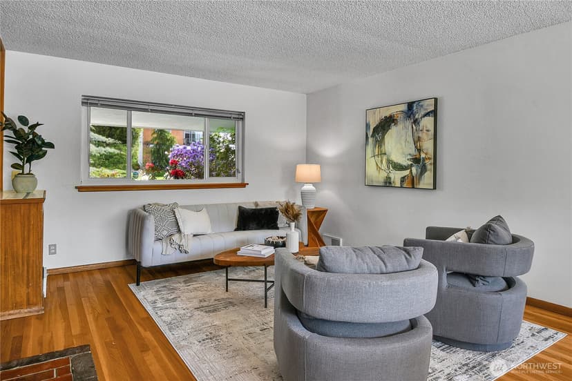 Property photo for 12727 Dayton Avenue N, Seattle photo 6