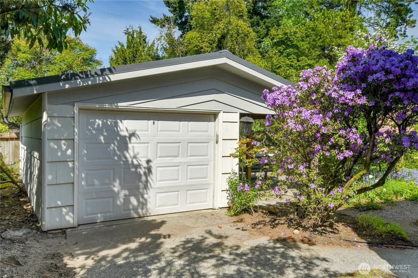 Property photo for 12727 Dayton Avenue N, Seattle photo 31