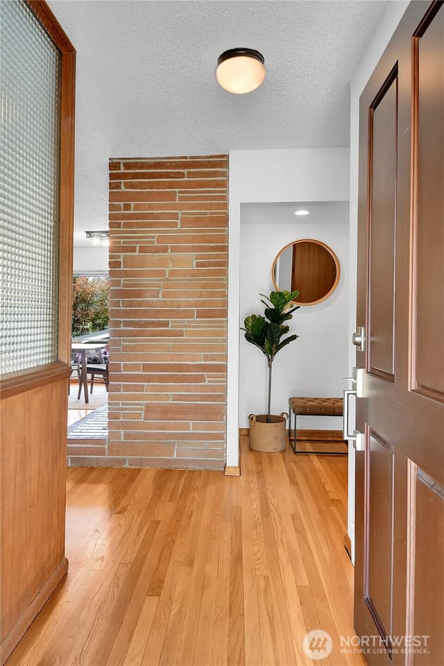 Property photo for 12727 Dayton Avenue N, Seattle photo 3