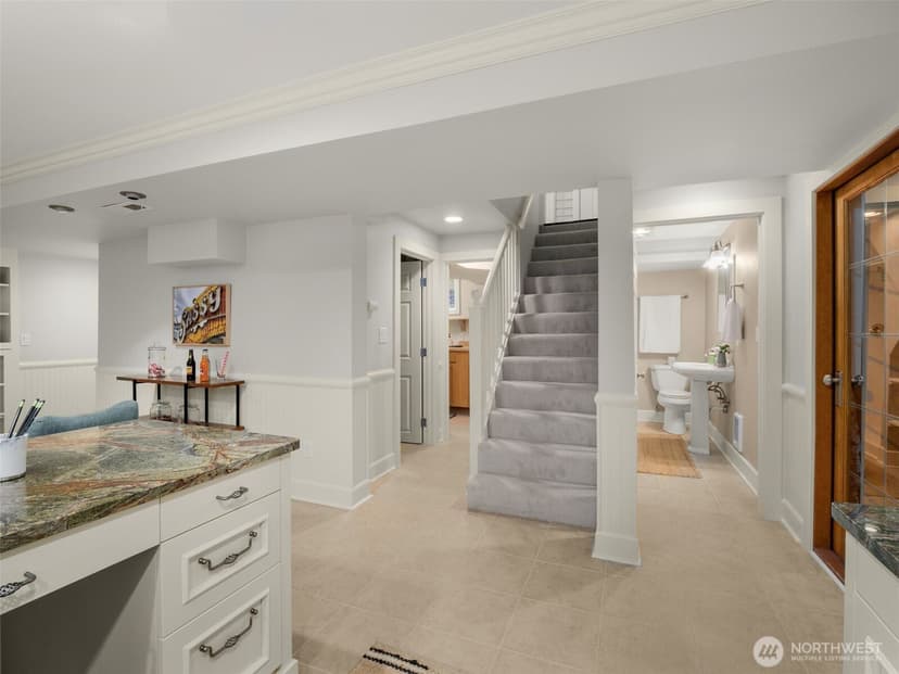 Property photo for 1423 Nob Hill Avenue N, Seattle photo 25
