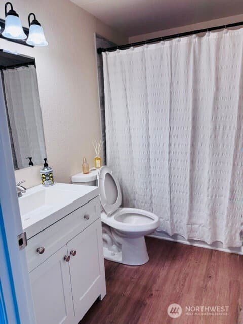 Property photo for 10501 8th Avenue NE #206, Seattle photo 13
