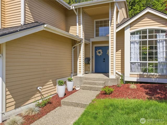 Property photo for 3803 Crystal Ridge Drive SE, Puyallup photo 2