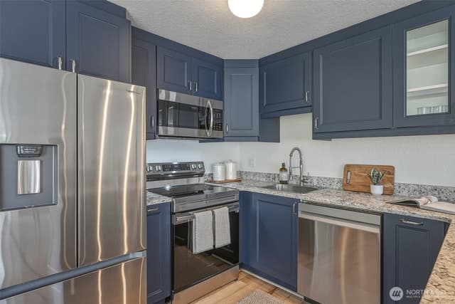 Property photo for 6513 24th Avenue NW #4, Seattle photo 5