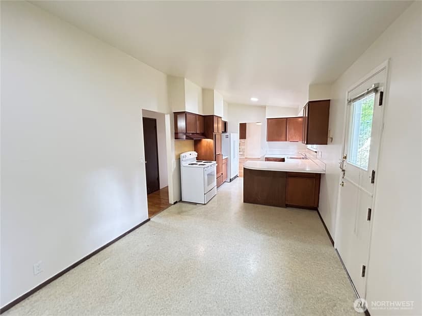 Property photo for 11718 5th Avenue NE, Seattle photo 6