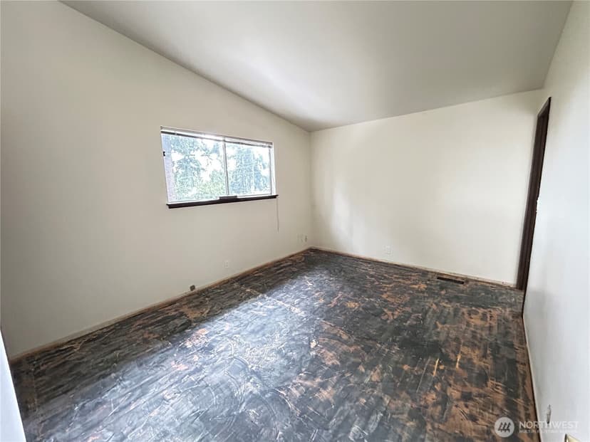 Property photo for 11718 5th Avenue NE, Seattle photo 11