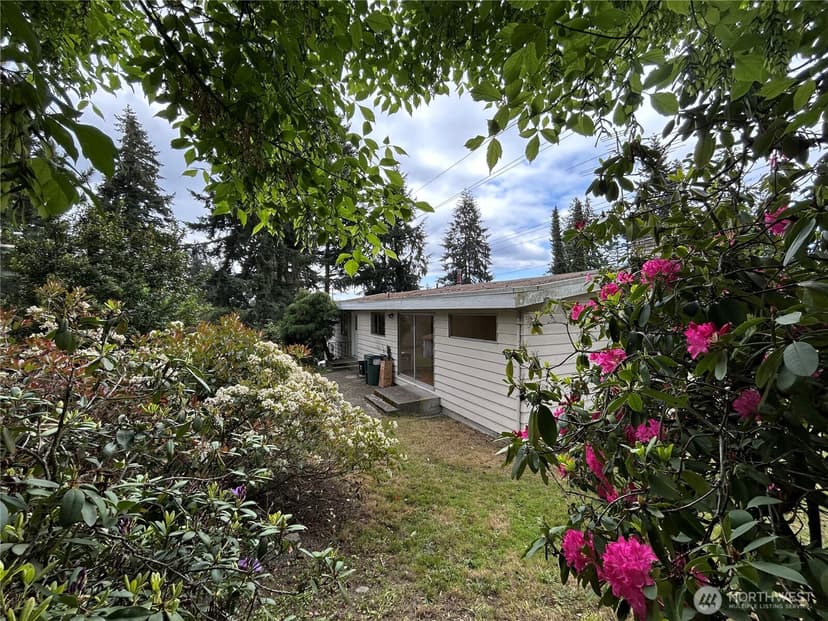 Property photo for 11718 5th Avenue NE, Seattle photo 28