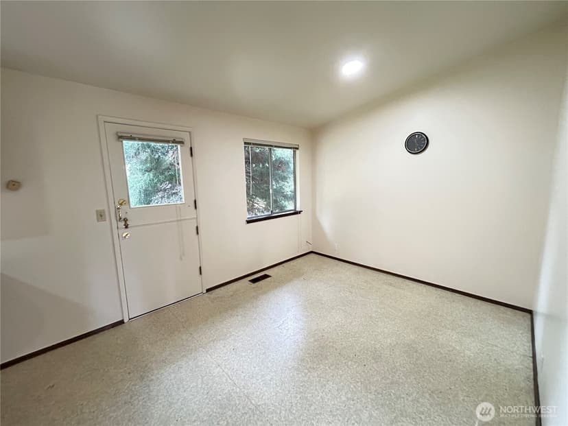 Property photo for 11718 5th Avenue NE, Seattle photo 7