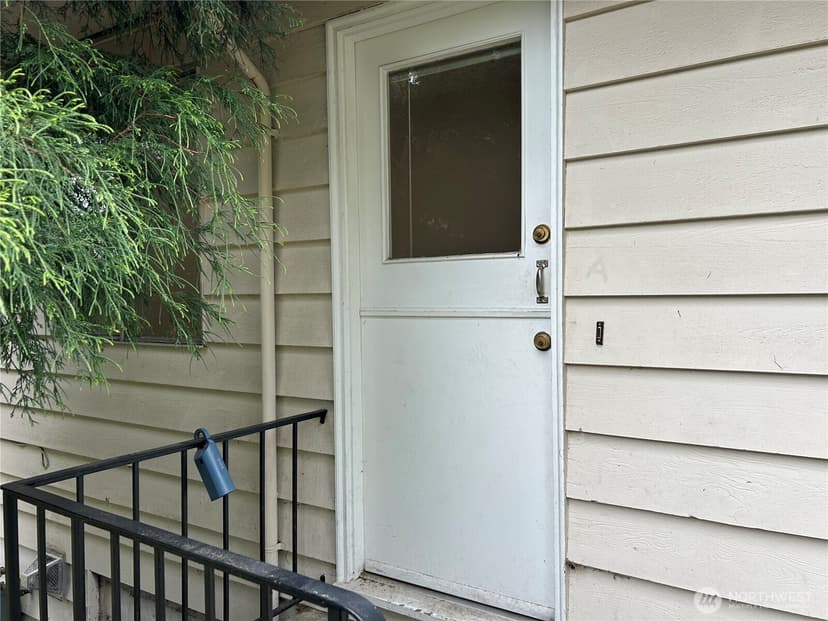 Property photo for 11718 5th Avenue NE, Seattle photo 30