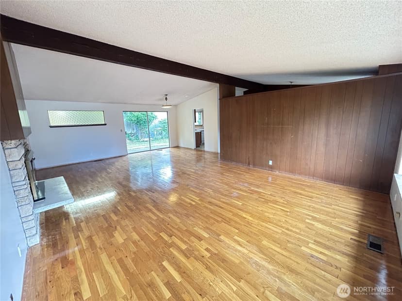 Property photo for 11718 5th Avenue NE, Seattle photo 16