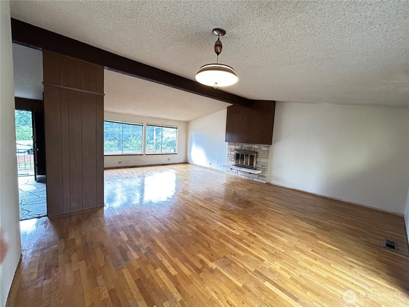 Property photo for 11718 5th Avenue NE, Seattle photo 15