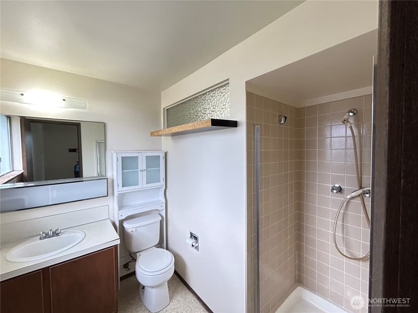 Property photo for 11718 5th Avenue NE, Seattle photo 12