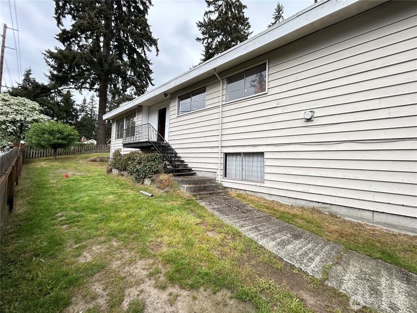 Property photo for 11718 5th Avenue NE, Seattle photo 23