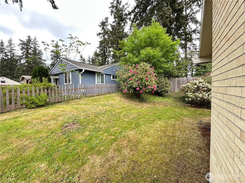 Property photo for 11718 5th Avenue NE, Seattle photo 26