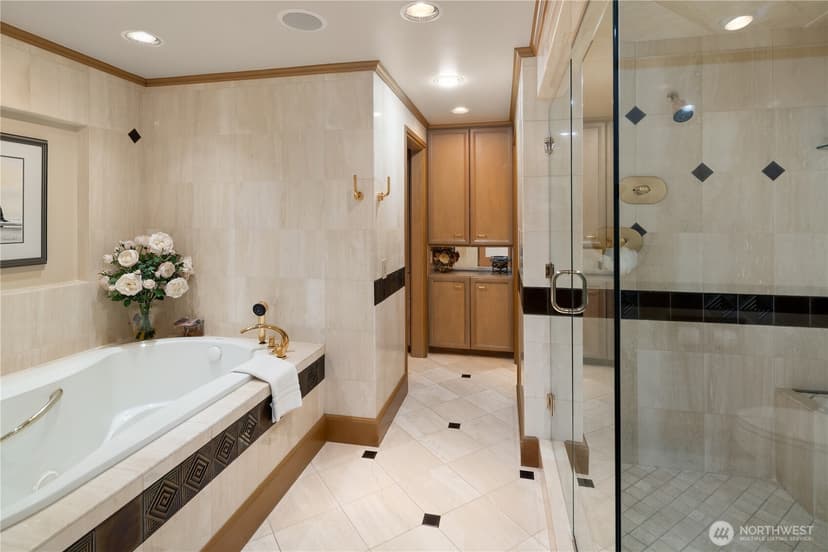 Property photo for 3111 Hunts Point Circle, Hunts Point photo 29