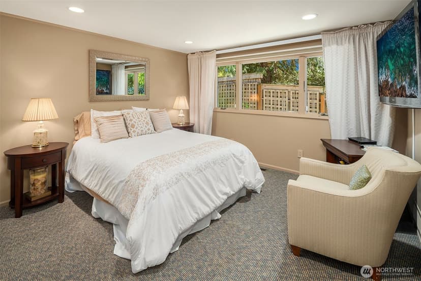 Property photo for 3111 Hunts Point Circle, Hunts Point photo 35