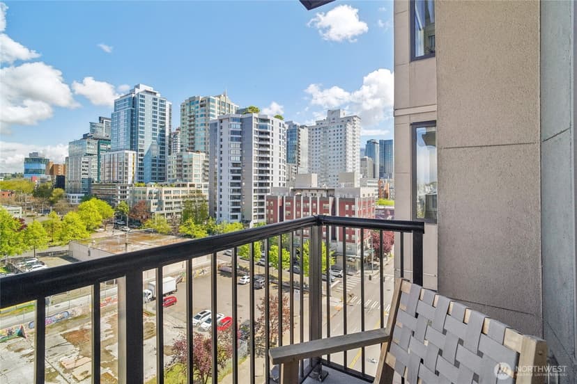 Property photo for 2721 1st Avenue #906, Seattle photo 8