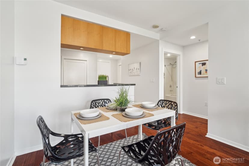 Property photo for 2721 1st Avenue #906, Seattle photo 11