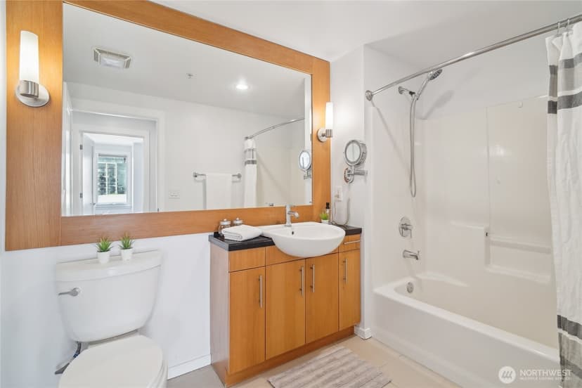 Property photo for 2721 1st Avenue #906, Seattle photo 16