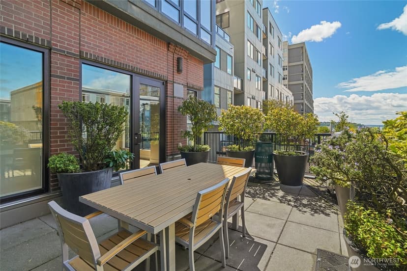 Property photo for 2721 1st Avenue #906, Seattle photo 39