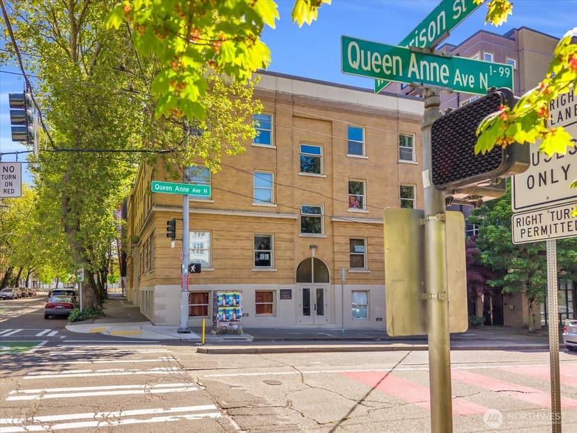 Property photo for 7 Harrison Street #17, Seattle photo 16