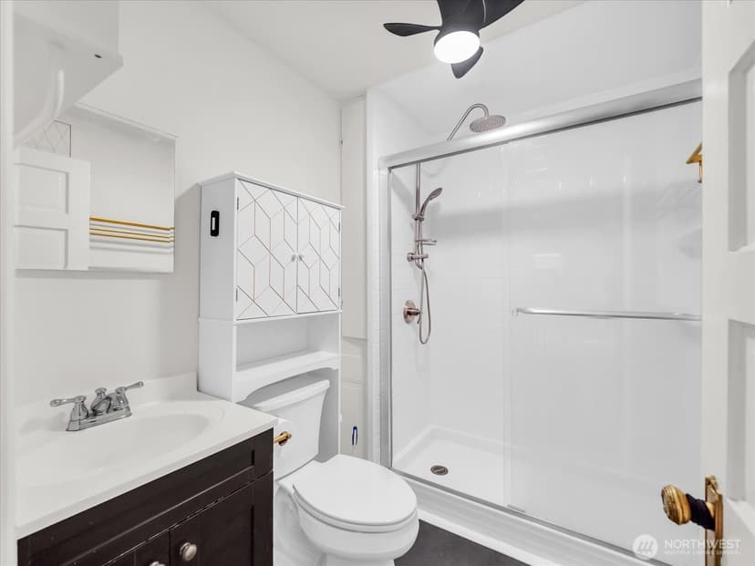 Property photo for 7 Harrison Street #17, Seattle photo 12