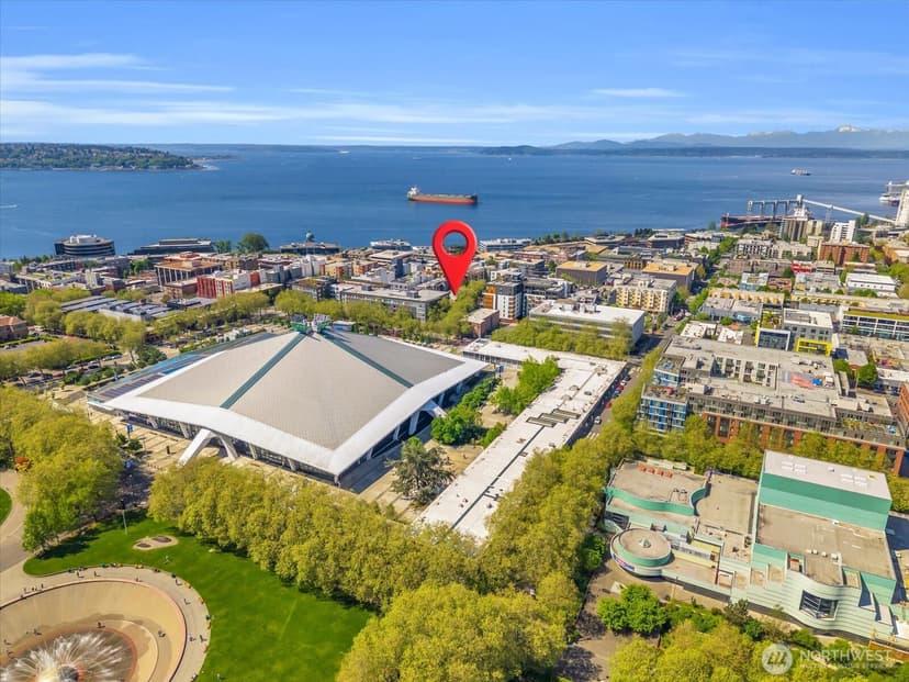 Property photo for 7 Harrison Street #17, Seattle photo 17