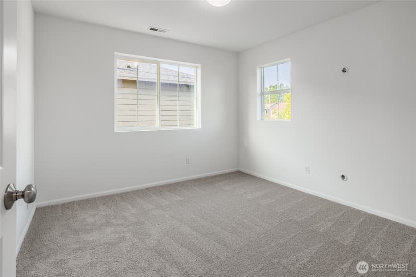 Property photo for 3910 61st Avenue E, Fife photo 17