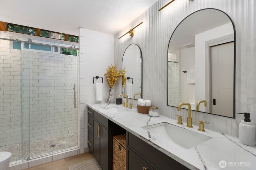 Property photo for 11730 Clearview Dr, Edmonds photo 25