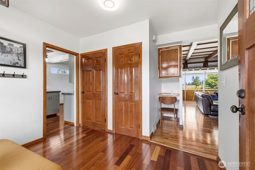 Property photo for 4826 Delaware Avenue, Everett photo 17