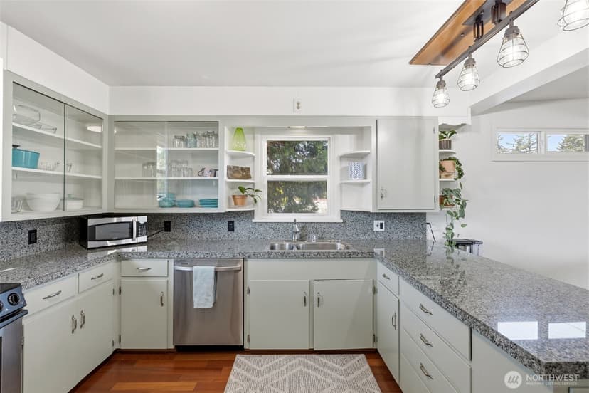 Property photo for 4826 Delaware Avenue, Everett photo 10