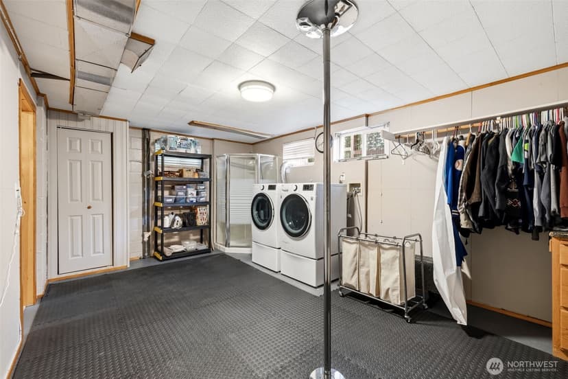 Property photo for 4826 Delaware Avenue, Everett photo 29