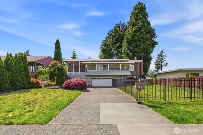 Property photo for 4826 Delaware Avenue, Everett photo 37