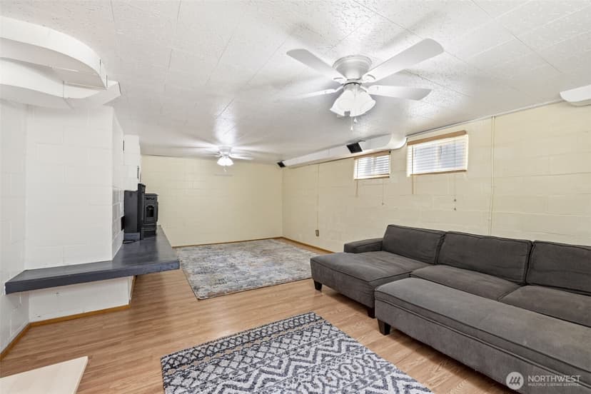 Property photo for 4826 Delaware Avenue, Everett photo 26