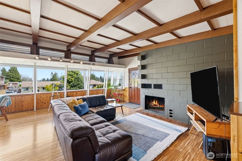 Property photo for 4826 Delaware Avenue, Everett photo 3