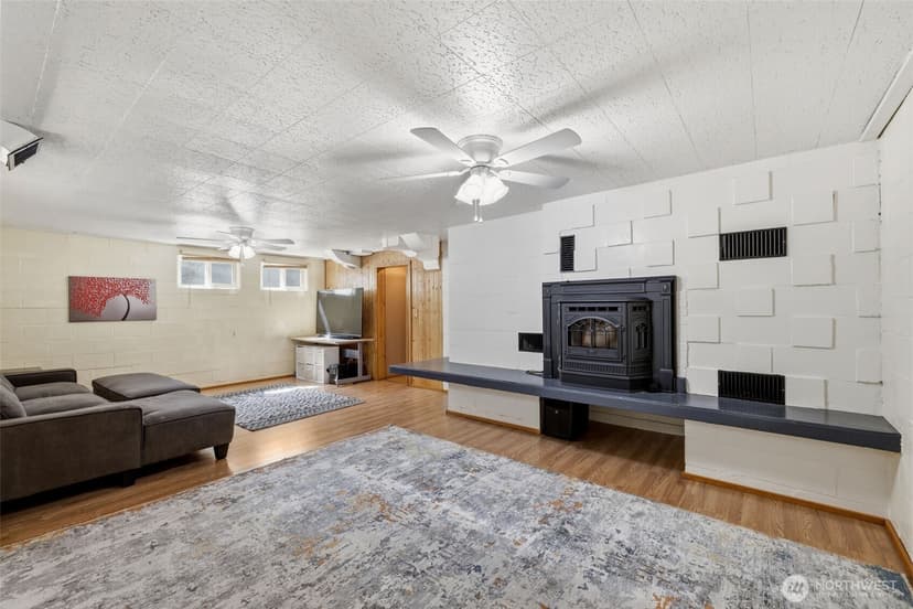 Property photo for 4826 Delaware Avenue, Everett photo 25