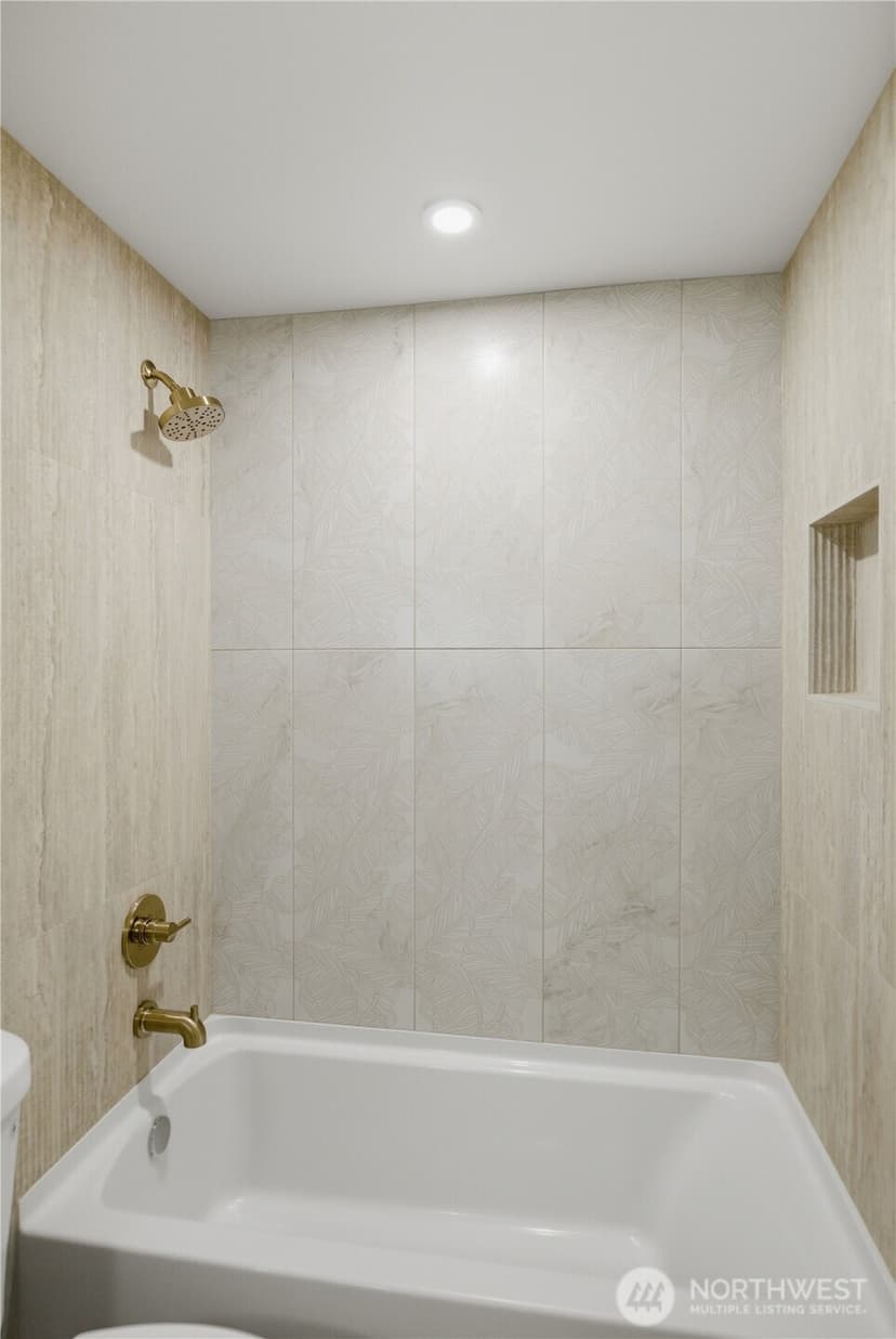 Property photo for 4008 NE 197th Street, Lake Forest Park photo 17