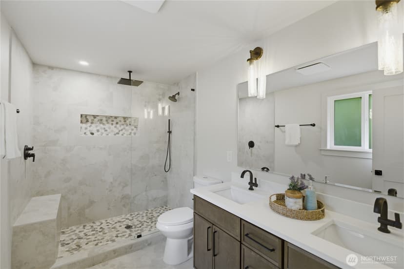 Property photo for 4008 NE 197th Street, Lake Forest Park photo 20
