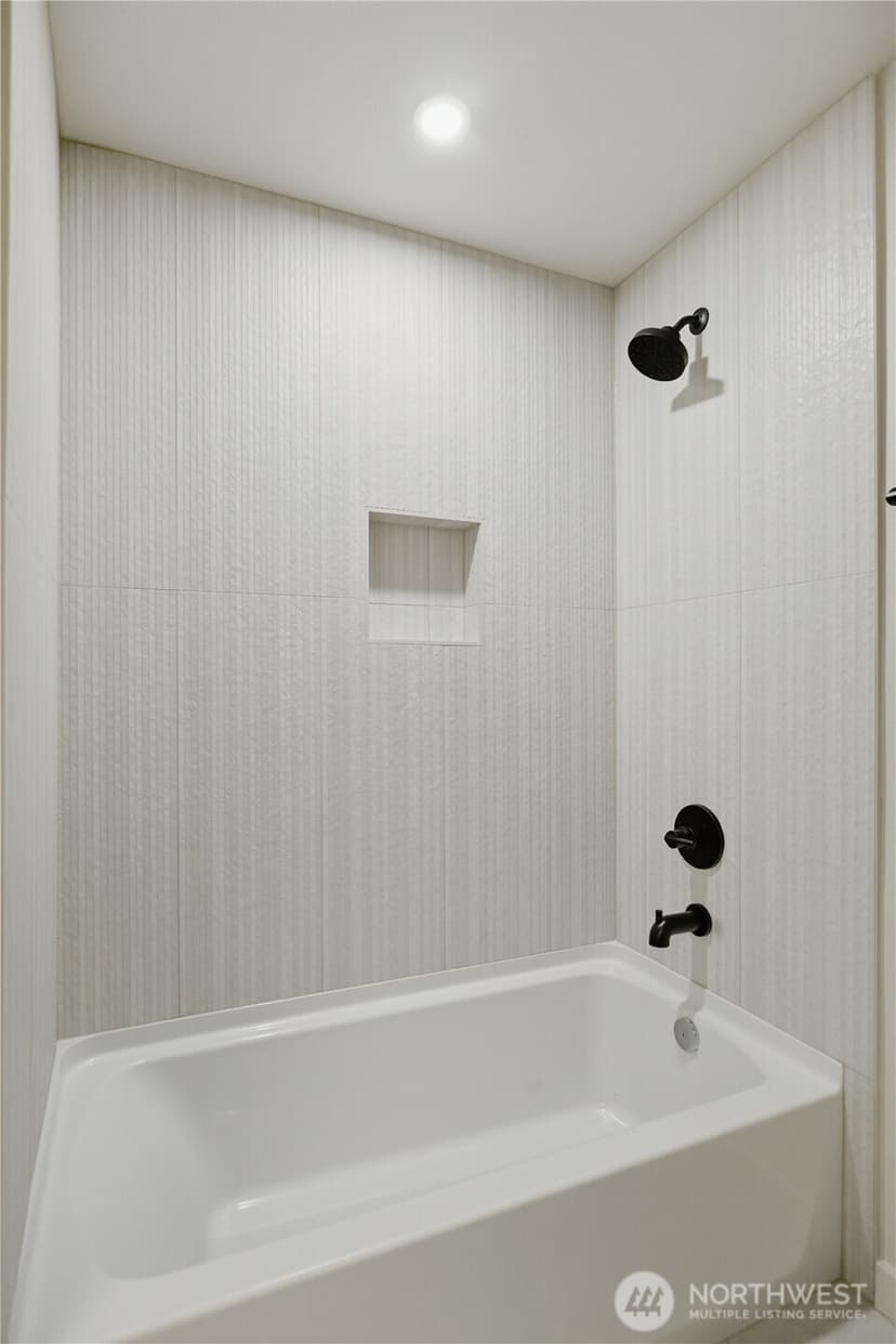 Property photo for 4008 NE 197th Street, Lake Forest Park photo 32