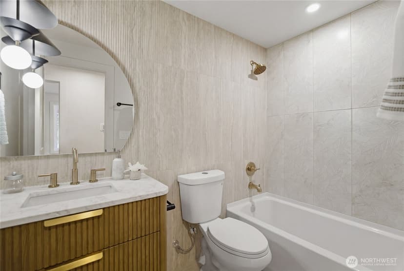 Property photo for 4008 NE 197th Street, Lake Forest Park photo 16