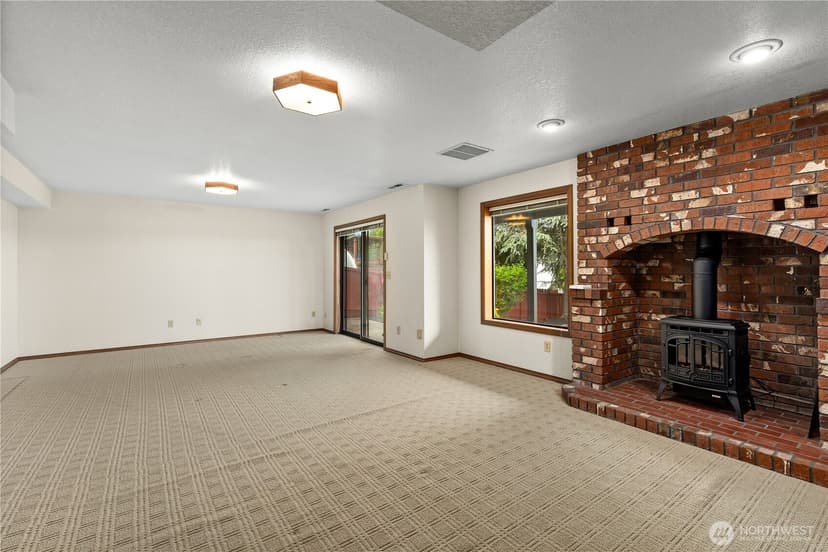 Property photo for 746 22nd Street SW, Puyallup photo 27