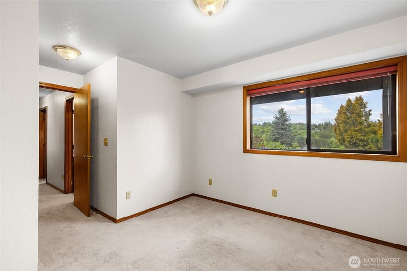 Property photo for 746 22nd Street SW, Puyallup photo 30